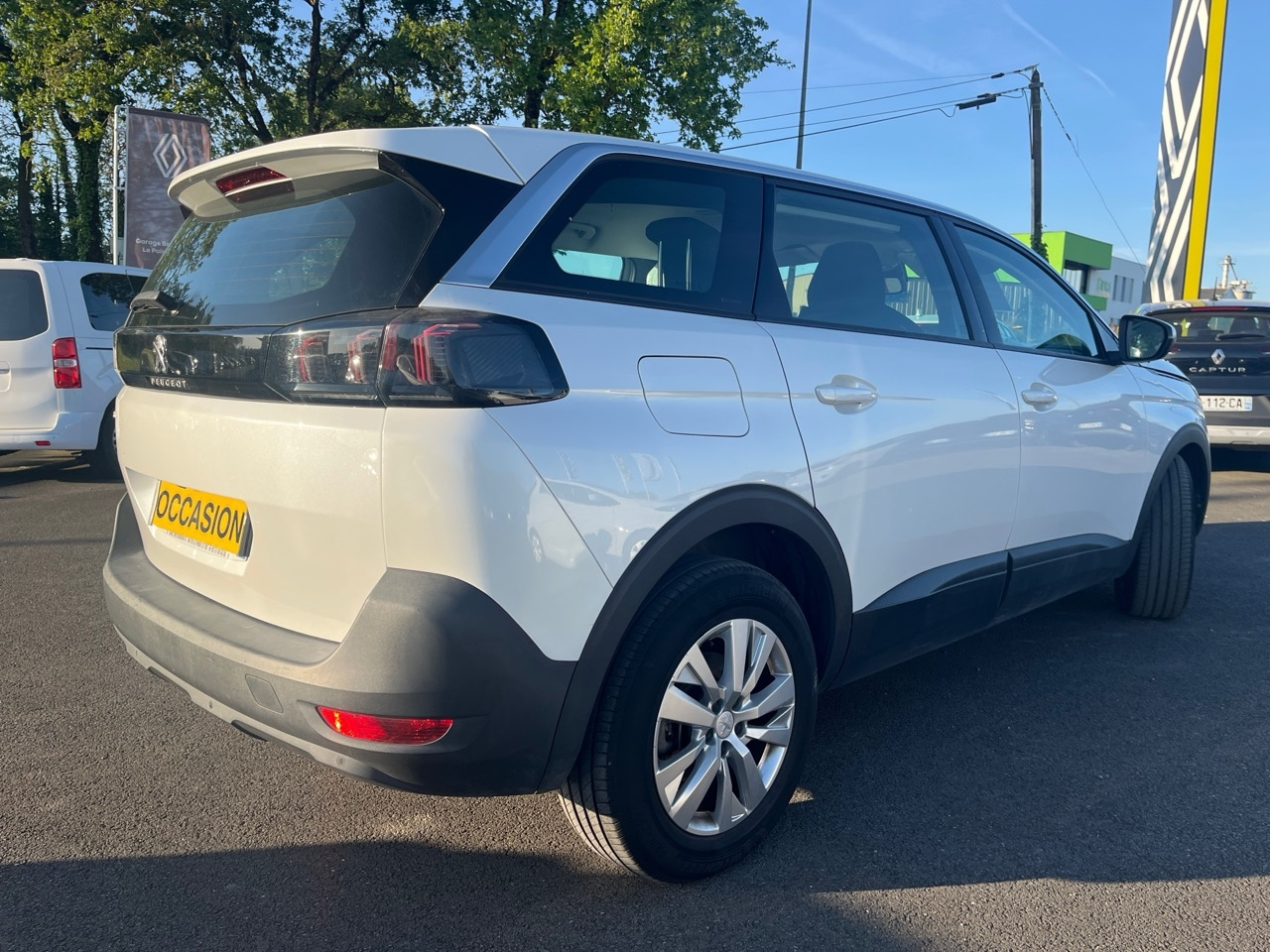 PEUGEOT 5008