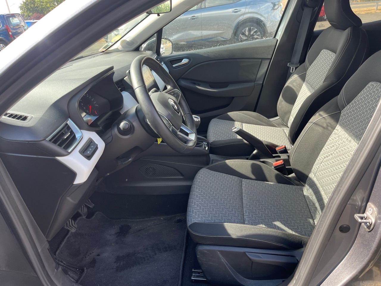 RENAULT CLIO V